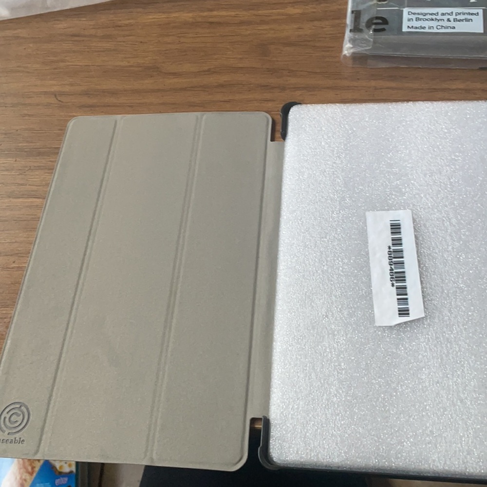Caseable for Amazon Tablet - Picture 2 of 5
